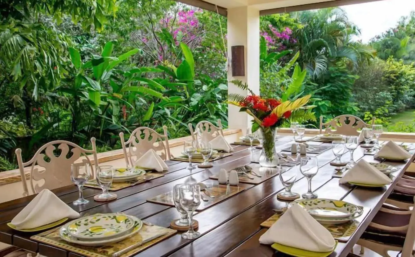 Coral Cove- Beachfront 5Bedroom Villa With Private Pool ديسكفري باي شقة
