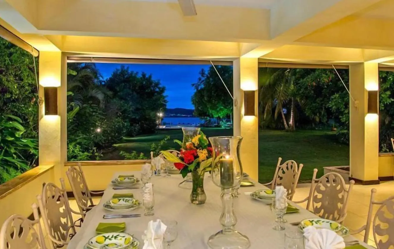 Coral Cove- Beachfront 5Bedroom Villa With Private Pool ديسكفري باي